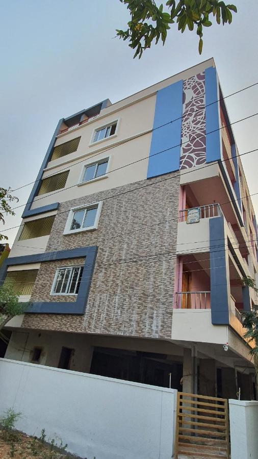 Tirupati Homestay - 2Bhk Ac Family Apartments Near Alipiri And Kapilatheertham - Walk To A2B Veg Restaurant - Wifi - Android Tv - Easy Access To Tirumala Екстериор снимка
