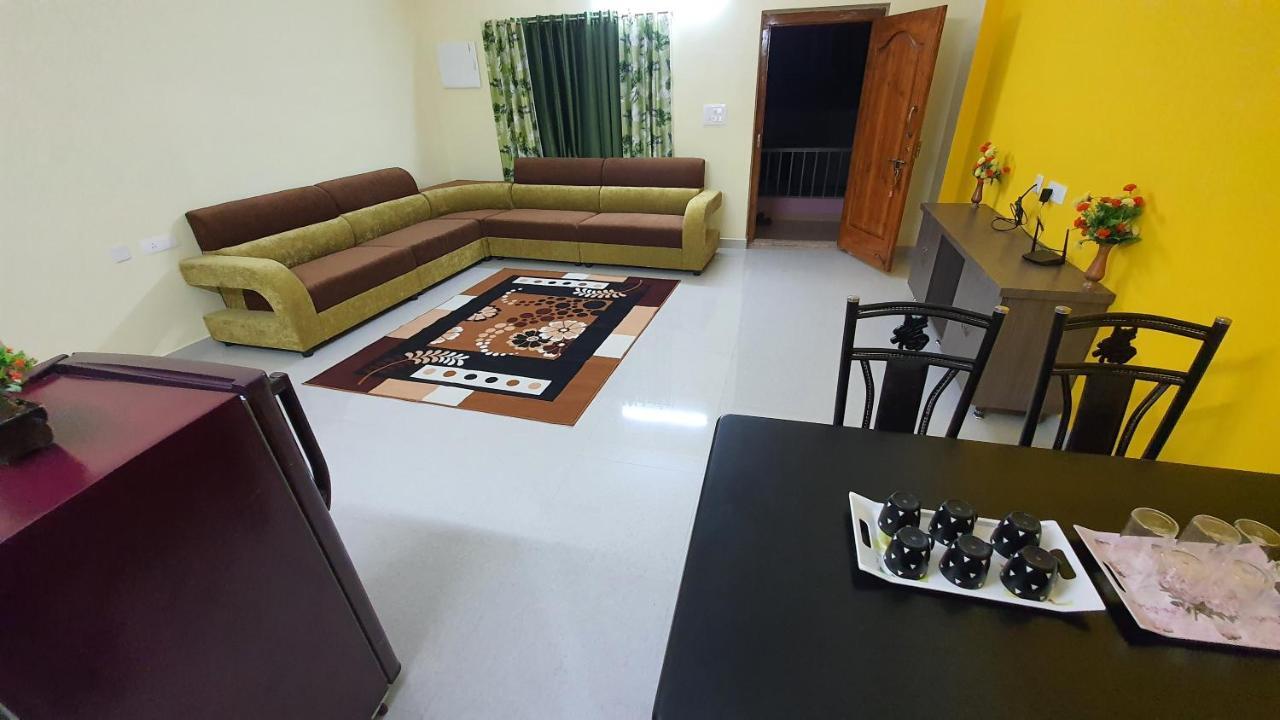 Tirupati Homestay - 2Bhk Ac Family Apartments Near Alipiri And Kapilatheertham - Walk To A2B Veg Restaurant - Wifi - Android Tv - Easy Access To Tirumala Екстериор снимка