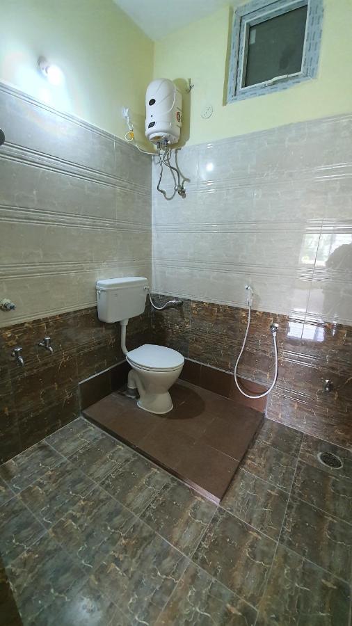 Tirupati Homestay - 2Bhk Ac Family Apartments Near Alipiri And Kapilatheertham - Walk To A2B Veg Restaurant - Wifi - Android Tv - Easy Access To Tirumala Екстериор снимка