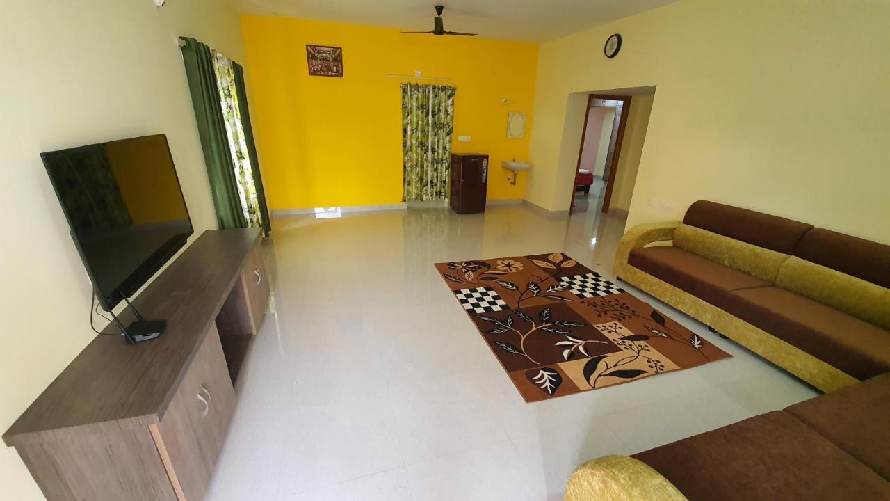 Tirupati Homestay - 2Bhk Ac Family Apartments Near Alipiri And Kapilatheertham - Walk To A2B Veg Restaurant - Wifi - Android Tv - Easy Access To Tirumala Екстериор снимка