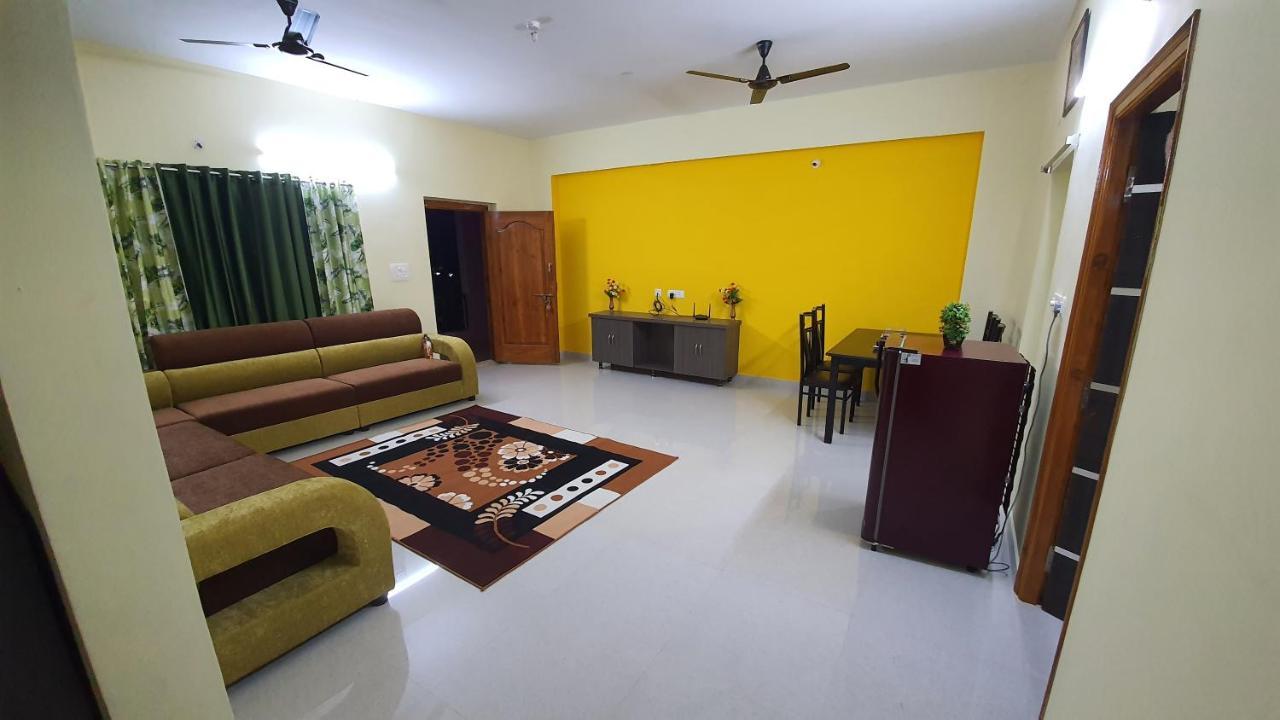Tirupati Homestay - 2Bhk Ac Family Apartments Near Alipiri And Kapilatheertham - Walk To A2B Veg Restaurant - Wifi - Android Tv - Easy Access To Tirumala Екстериор снимка